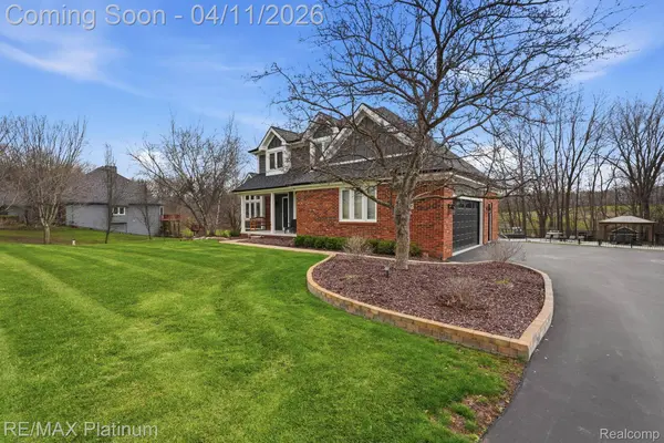 8757 Pebble Creek DR, Hamburg Township, MI 48169