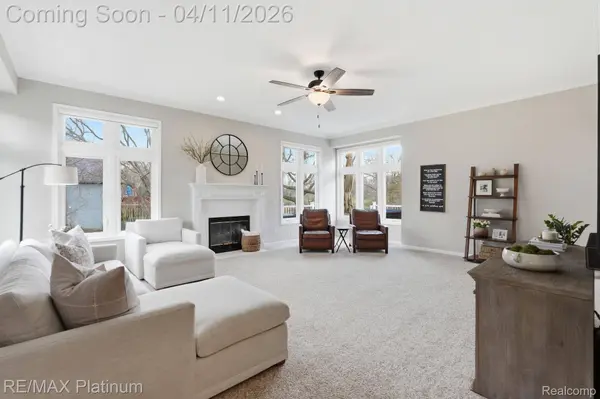 8757 Pebble Creek DR, Hamburg Township, MI 48169