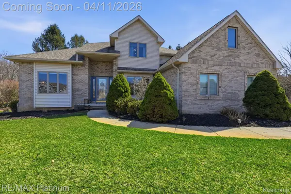 6513 E Ridge CT, Green Oak Township, MI 48116