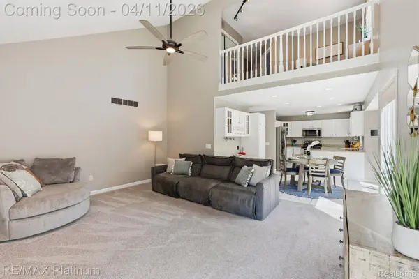 6513 E Ridge CT, Green Oak Township, MI 48116