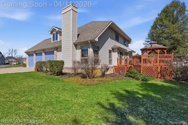 6513 E Ridge CT, Green Oak Township, MI 48116