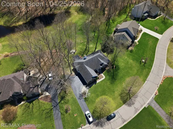 7548 Elmbrooke WAY, Hamburg Township, MI 48116