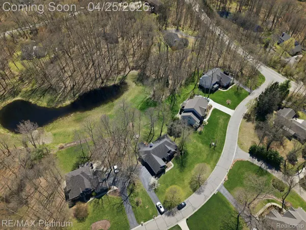 7548 Elmbrooke WAY, Hamburg Township, MI 48116
