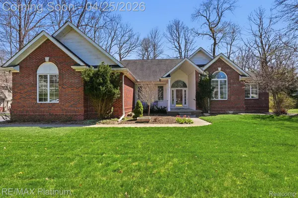 7548 Elmbrooke WAY, Hamburg Township, MI 48116