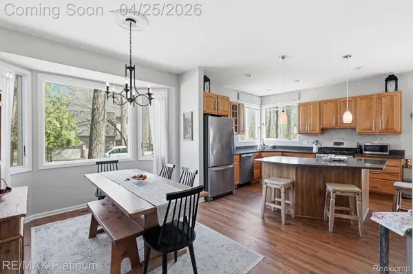 7548 Elmbrooke WAY, Hamburg Township, MI 48116