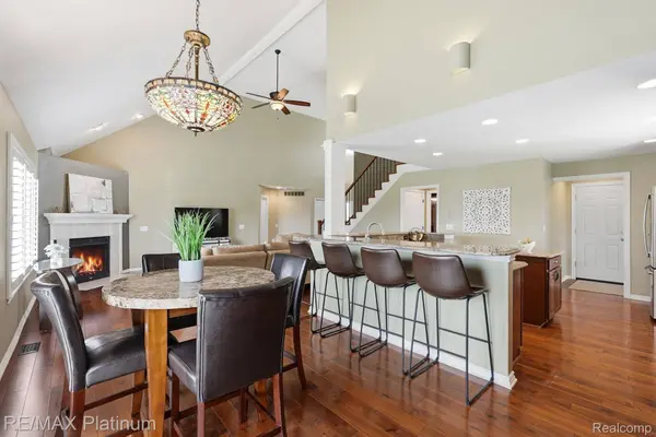 9167 Rotondo DR, Hartlandtownship_livingston, MI 48855