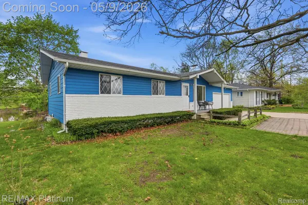 10469 Cooley Lake RD, Commercechartertownship_oakland, MI 48382