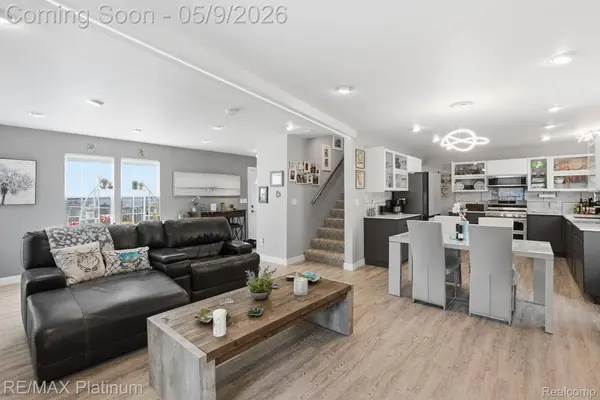 2428 Fisher RD, Howelltownship_livingston, MI 48855