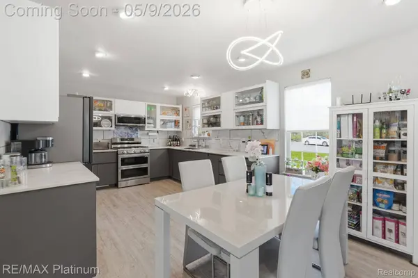 2428 Fisher RD, Howelltownship_livingston, MI 48855