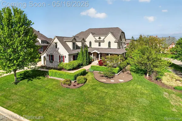 10709 Stoney Point DR, Green Oak Township, MI 48178
