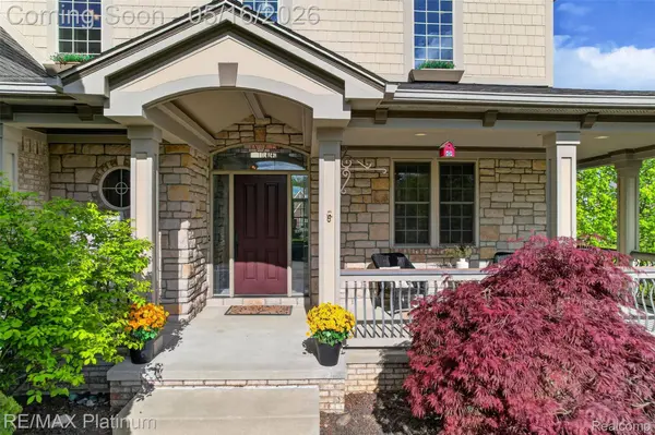 10709 Stoney Point DR, Green Oak Township, MI 48178