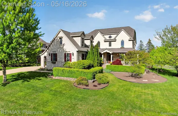 10709 Stoney Point DR, Green Oak Township, MI 48178