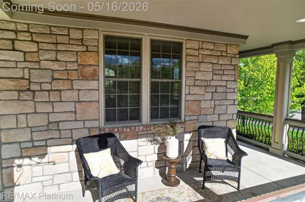 10709 Stoney Point DR, Green Oak Township, MI 48178