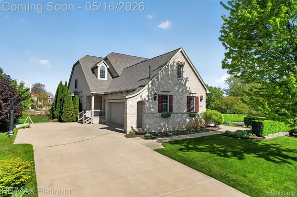 10709 Stoney Point DR, Green Oak Township, MI 48178