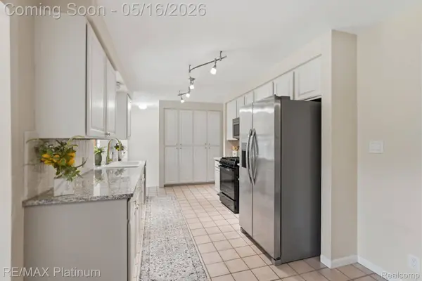 1546 S Milford RD, Milford Charter Township, MI 48381