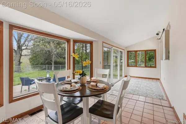 1546 S Milford RD, Milford Charter Township, MI 48381