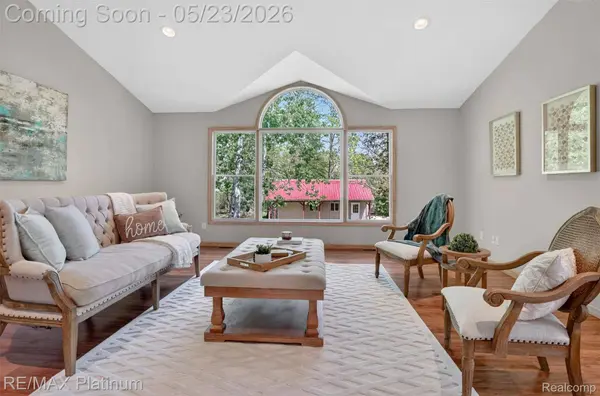 59360 Foxpointe LN, Lyon Charter Township, MI 48178