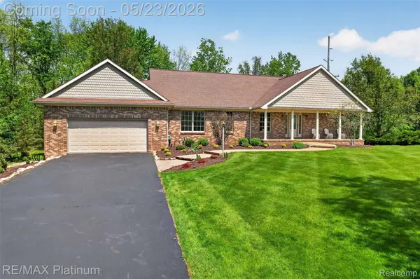 59360 Foxpointe LN, Lyon Charter Township, MI 48178