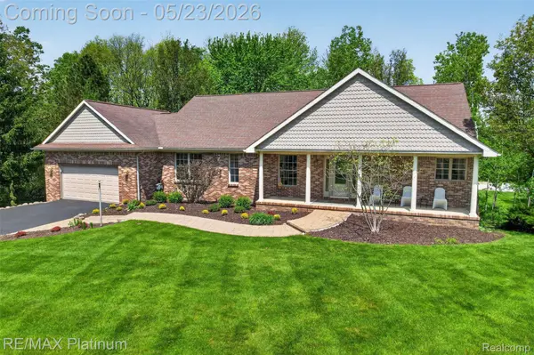 59360 Foxpointe LN, Lyon Charter Township, MI 48178