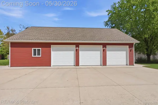 11025 Hamburg RD, Hamburg Township, MI 48189