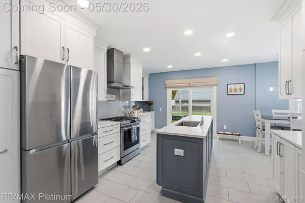 11025 Hamburg RD, Hamburg Township, MI 48189
