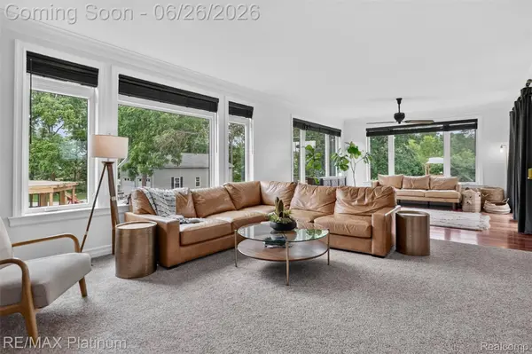 201 Mystic Meadows CT, Hartland Township, MI 48843