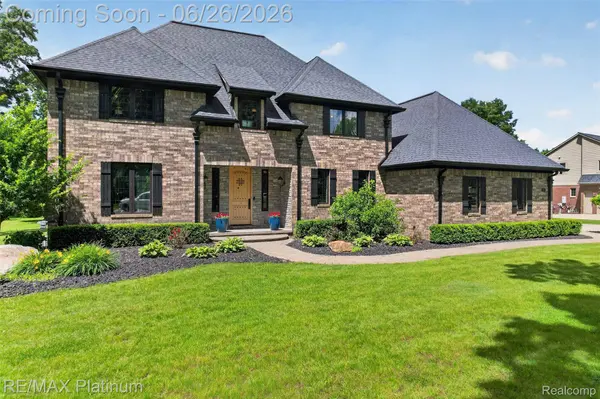 201 Mystic Meadows CT, Hartland Township, MI 48843