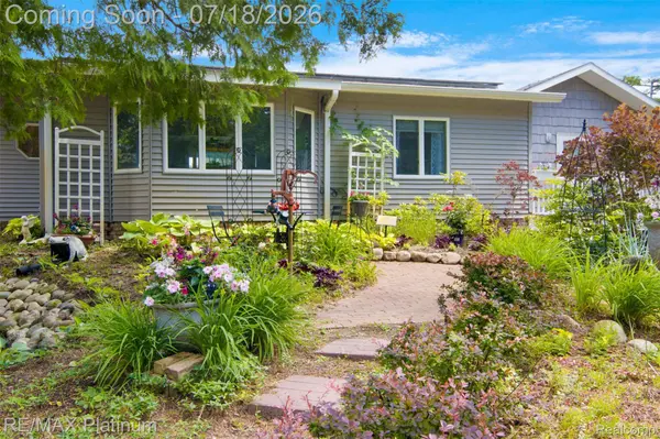33090 East Side DR, Peaine Township, MI 49782