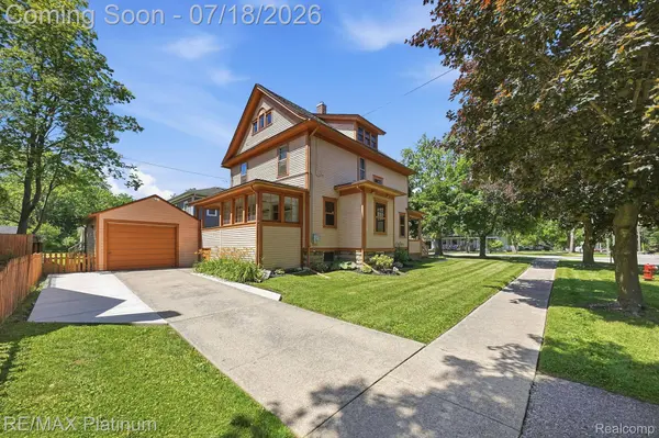 621 N Court ST, Howell, MI 48843