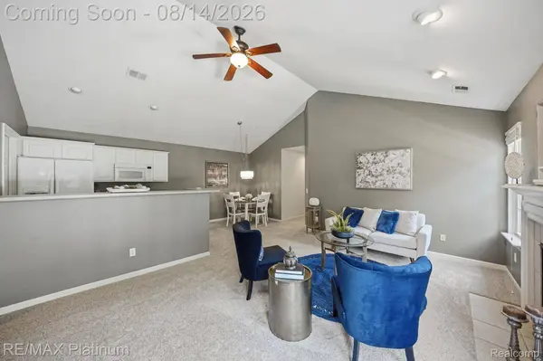 690 Olde English CIR, Howell Township, MI 48855