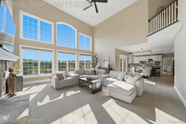 3812 S Shoreline DR, Milford Charter Township, MI 48381