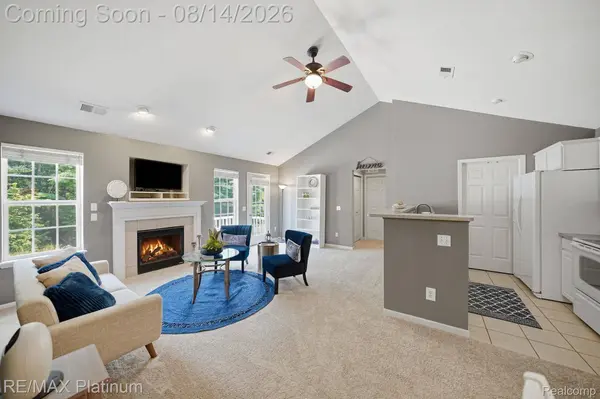 690 Olde English CIR, Howell Township, MI 48855
