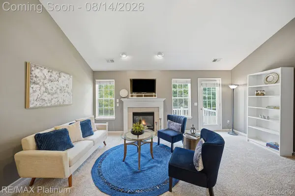 690 Olde English CIR, Howell Township, MI 48855