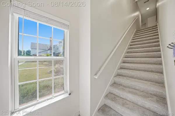 690 Olde English CIR, Howell Township, MI 48855
