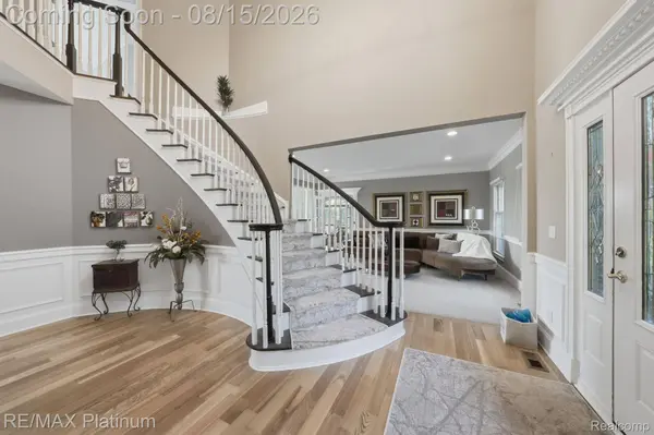 3812 S Shoreline DR, Milford Charter Township, MI 48381