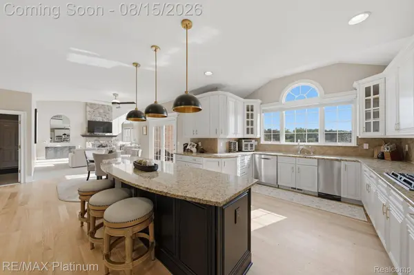 3812 S Shoreline DR, Milford Charter Township, MI 48381