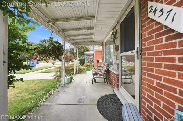 24371 Currier ST, Dearborn Heights, MI 48125
