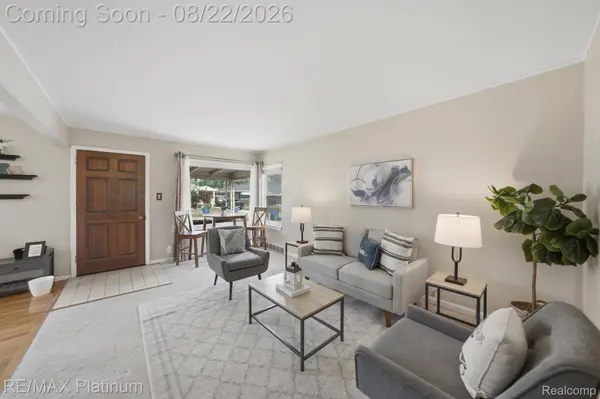 24371 Currier ST, Dearborn Heights, MI 48125