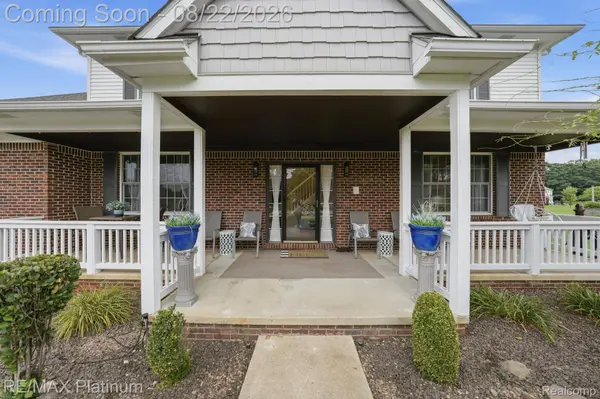 8927 Lantree DR, Hartland Township, MI 48855
