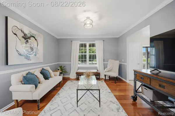 8927 Lantree DR, Hartland Township, MI 48855