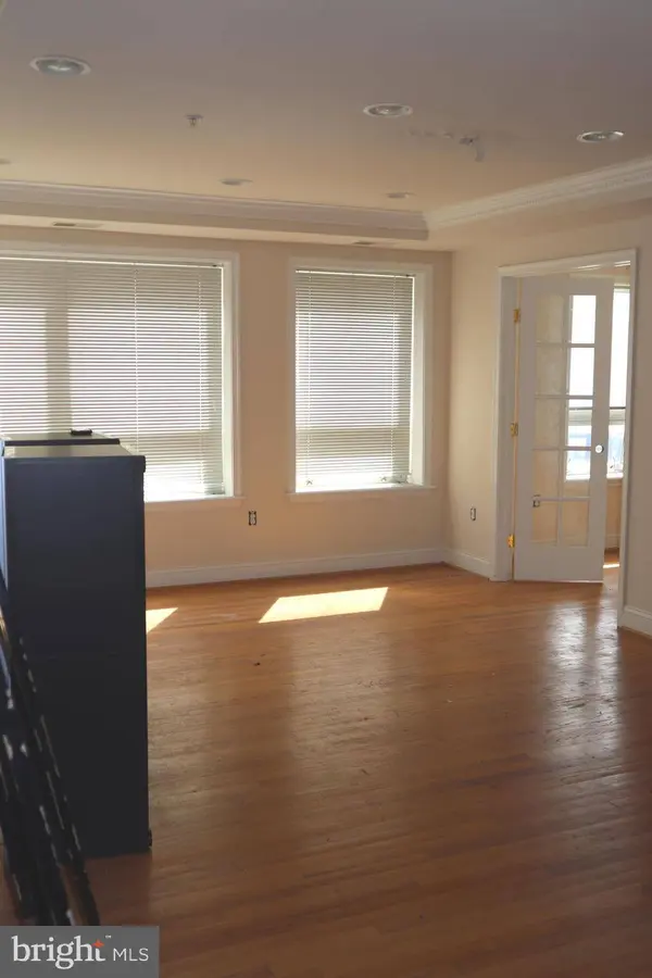 712 MARIETTA PL NW #104, Washington, DC 20011