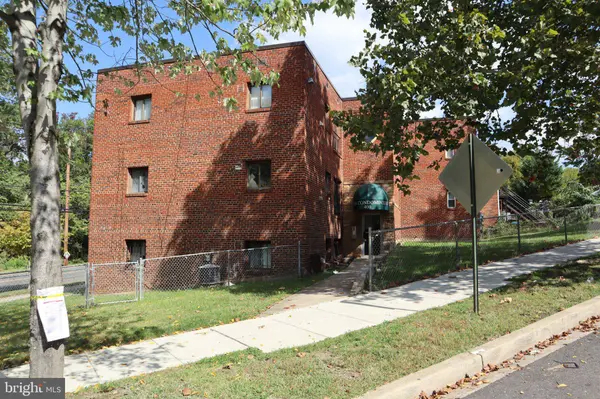 400 XENIA ST SE #2, Washington, DC 20032