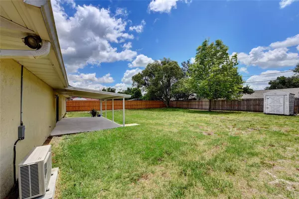 2833 BEAL ST, Deltona, FL 32738