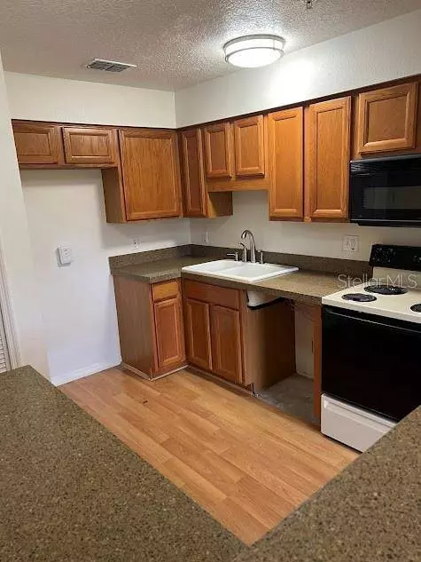 920 LOCH CARRON #16, Apopka, FL 32712