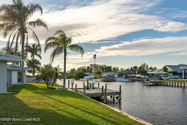 132 Yacht Haven DR, Cocoa Beach, FL 32931