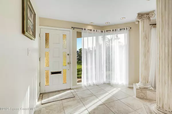 132 Yacht Haven DR, Cocoa Beach, FL 32931