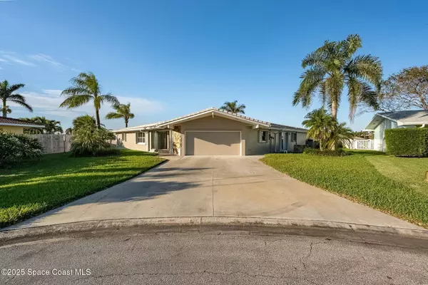132 Yacht Haven DR, Cocoa Beach, FL 32931