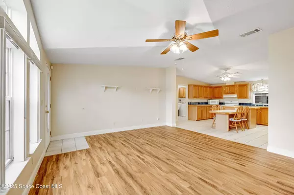 102 Scenic DR, Cocoa, FL 32926