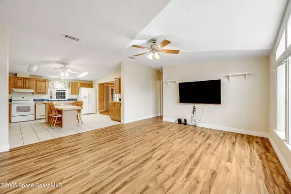 102 Scenic DR, Cocoa, FL 32926