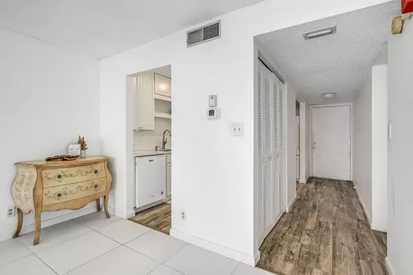 520 Palm Springs BLVD #612, Indian Harbour Beach, FL 32937